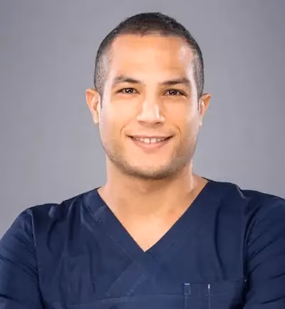 Portrait du Dr Adnane Wardani, implantologue chez Santé Dental