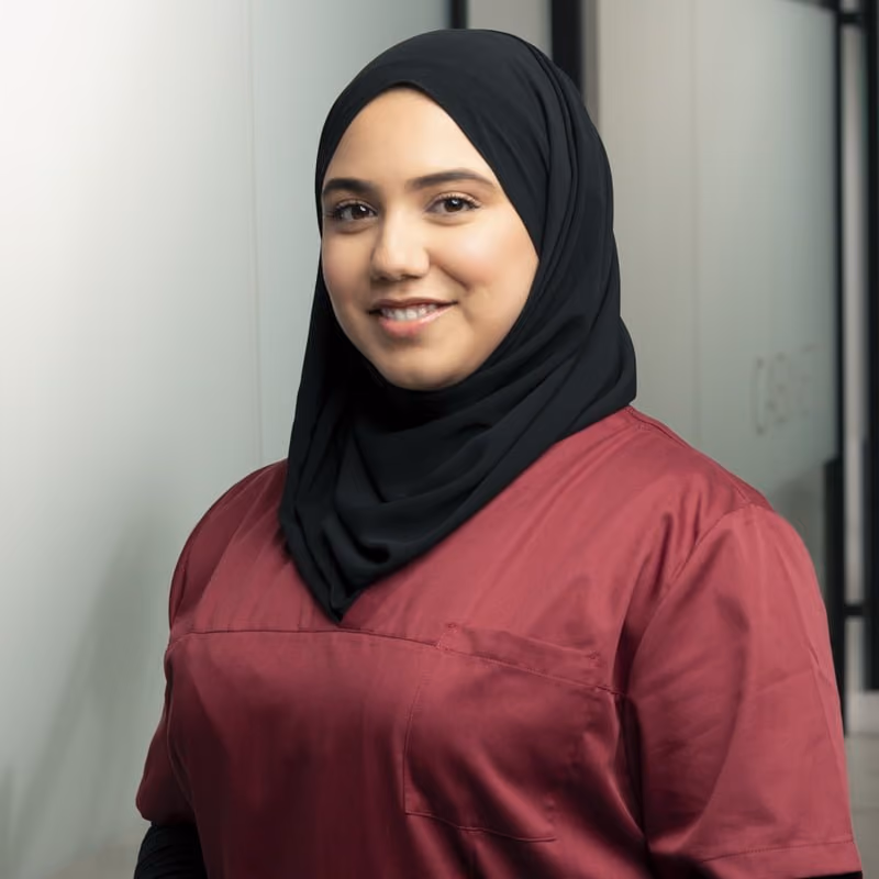 Portrait d’Anissa Asdik, directrice administrative de Santé Dental