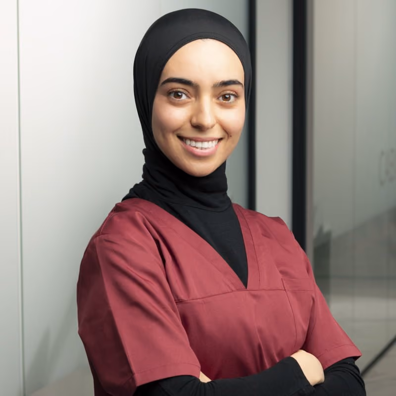 Portrait d’Assia Atmani, assistante chez Santé Dental