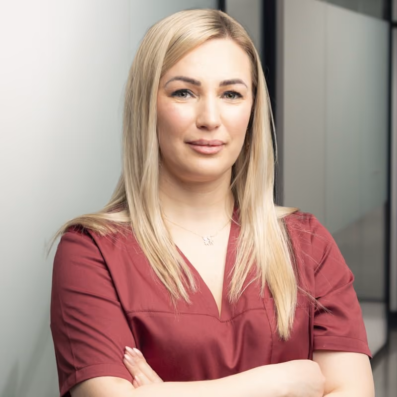 Portrait de Diana Martynesku, assistante chez Santé Dental