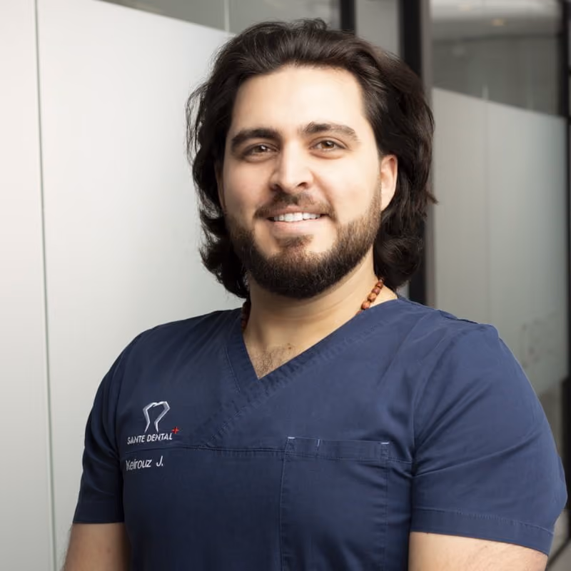 Portrait du Dr Joseph Keirouz, dentiste chez Santé Dental