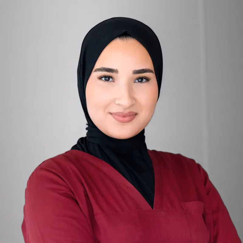 Portrait de Melak Laouar, assistante chez Santé Dental