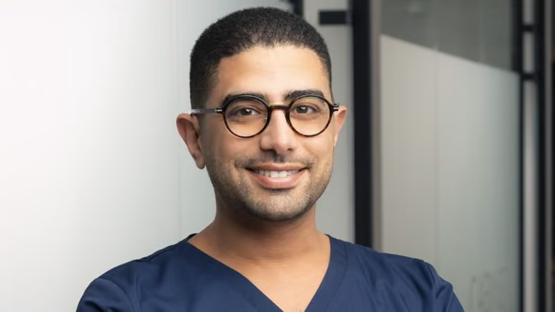 Portrait du Dr Yasin Dammak, orthodontiste chez Santé Dental